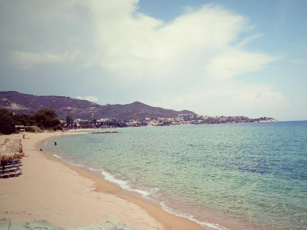Beautiful Home By The Sea PalaiónTsiflíkion 外观 照片